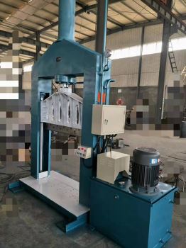 70XQ-1250PVB切割机